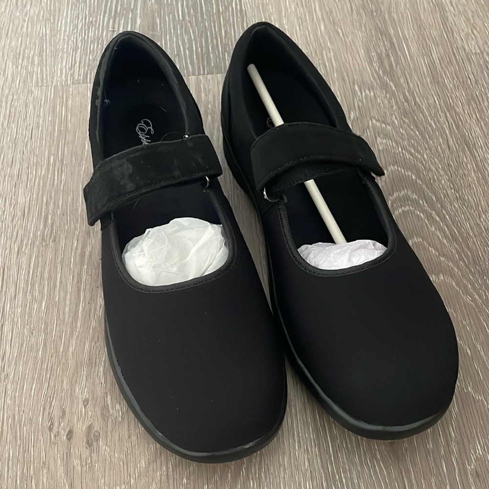 Essence Aetrex Helen Mary Jane in Black. Never worn. Size 9 US. X-Wide.